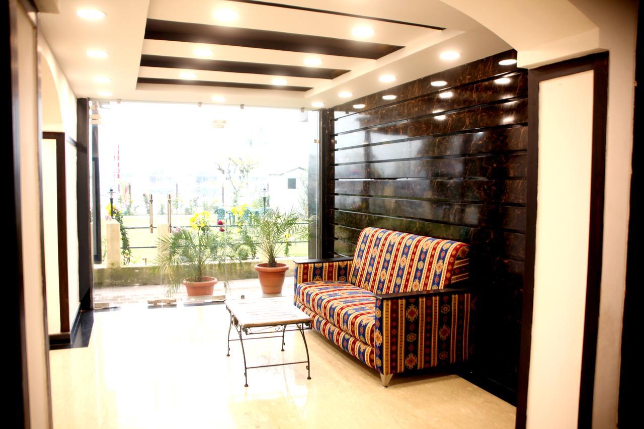Hotel New Park At Dal Lake Srīnagar Exterior foto